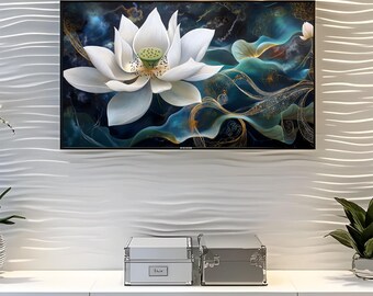 Peut inclure: Une œuvre d'art encadrée représentant une fleur de lotus blanche avec un centre vert sur un fond bleu foncé et sarcelle avec des accents dorés. L'œuvre est accrochée sur un mur blanc texturé au-dessus de deux boîtes de rangement argentées.