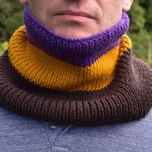 Handmade Merino Wool Color Block Neck Warmer: Unisex Knitted Snood
