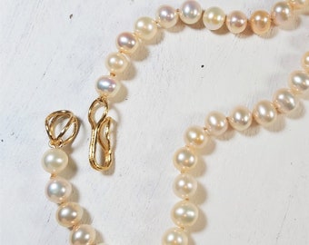 Trendy pearl necklace, peach pearl necklace, gold pearl necklace, handmade necklace clasp, 24K gold plated necklace, bridal pearl jewelry