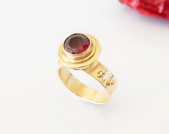 Medieval Gold Garnet ring, Unique design ring, unusual Solid gold ring, Mozambique Garnet ring, modern art ring, ring for her, handmade ring