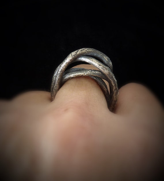 bague en argent noircie bague en argent noircie