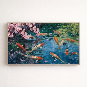 Puede incluir: Pintura enmarcada que representa peces koi nadando en un estanque con flores de cerezo rosas. Los peces son naranjas, blancos y negros, sobre un fondo de agua azul y follaje verde.