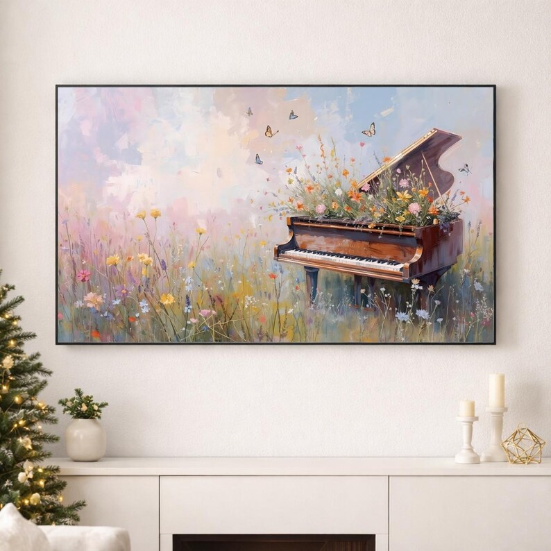 Puede incluir: Una impresi&oacute;n art&iacute;stica enmarcada que representa un piano de cola en un campo de flores silvestres. El piano es marr&oacute;n con un interior dorado, y flores y mariposas lo rodean. El fondo es una suave mezcla de tonos rosa, azul y amarillo.