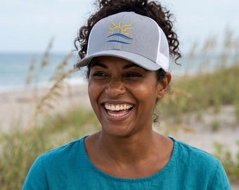Universal Naturist Symbol Snapback Trucker Hat Naturist Resort Cap Nudist Beach Hat Clothes Optional Camping Cap Embroidered Mesh Back Hat