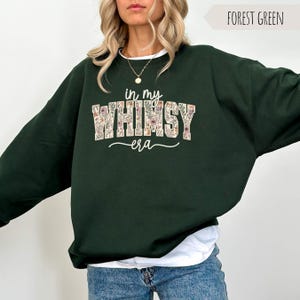 Sudadera personalizada de My Custom Era con texto floral universitario imagen 3