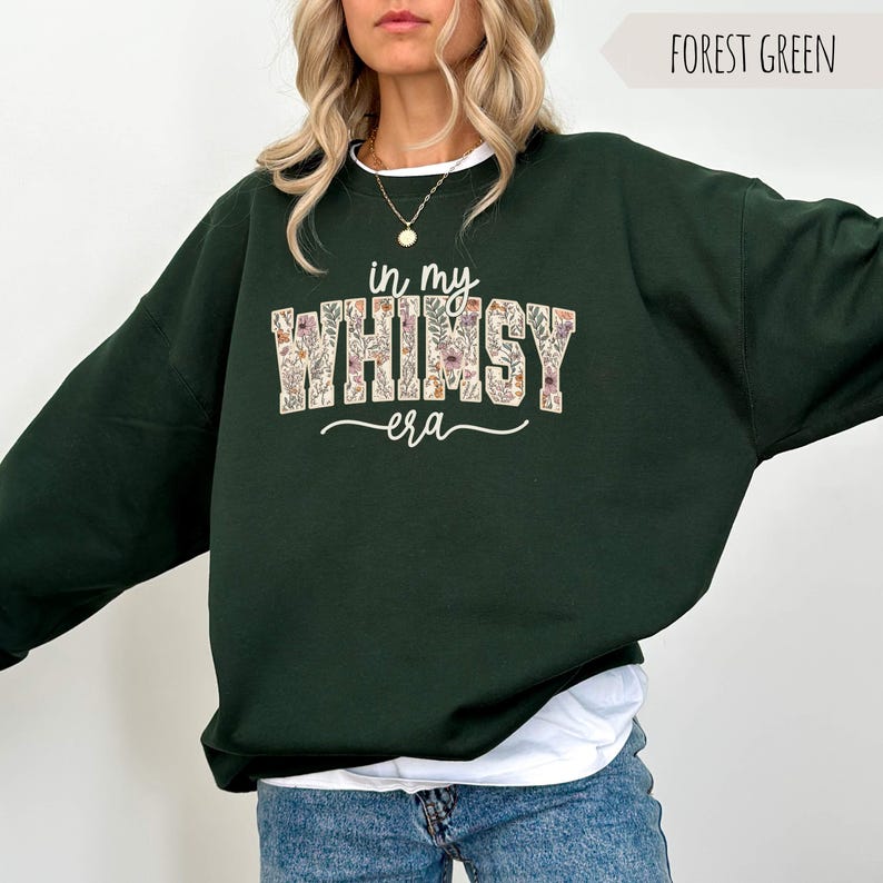 Sudadera personalizada de My Custom Era con texto floral universitario imagen 3