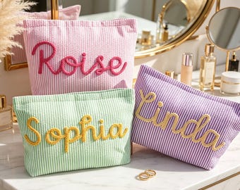 Neceser personalizado de seersucker, neceser de estilo preppy, regalo para damas de honor, neceser de viaje, neceser a rayas, neceser de playa, regalo para ella.