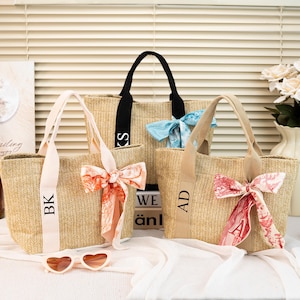 Personalisierte Brautjungfer Tasche, Sackleinen Tragetasche, Strandtasche, personalisierte Stroh Taschen, Brautjungfer Sackleinen Tasche, Brautparty Geschenk, Sackleinen Geschenktasche