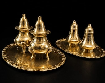 Vintage Brass Salt Pepper Shaker Set with Tray – Handcrafted Spice Sprinklers, Rustic Dining Decor