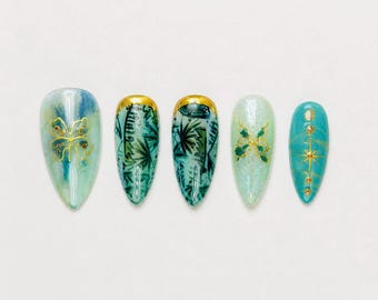 Uñas postizas Mariposa Esmeralda: Set de uñas de hadas verdes con purpurina hechas a mano
