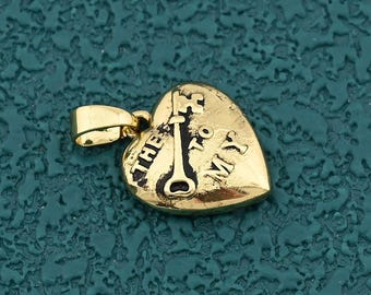 Colgante vintage de corazón relleno de oro de 18 quilates y llave de plata con texto "La clave de mi texto" para collar, pulsera y manualidades (13 x 15 mm)