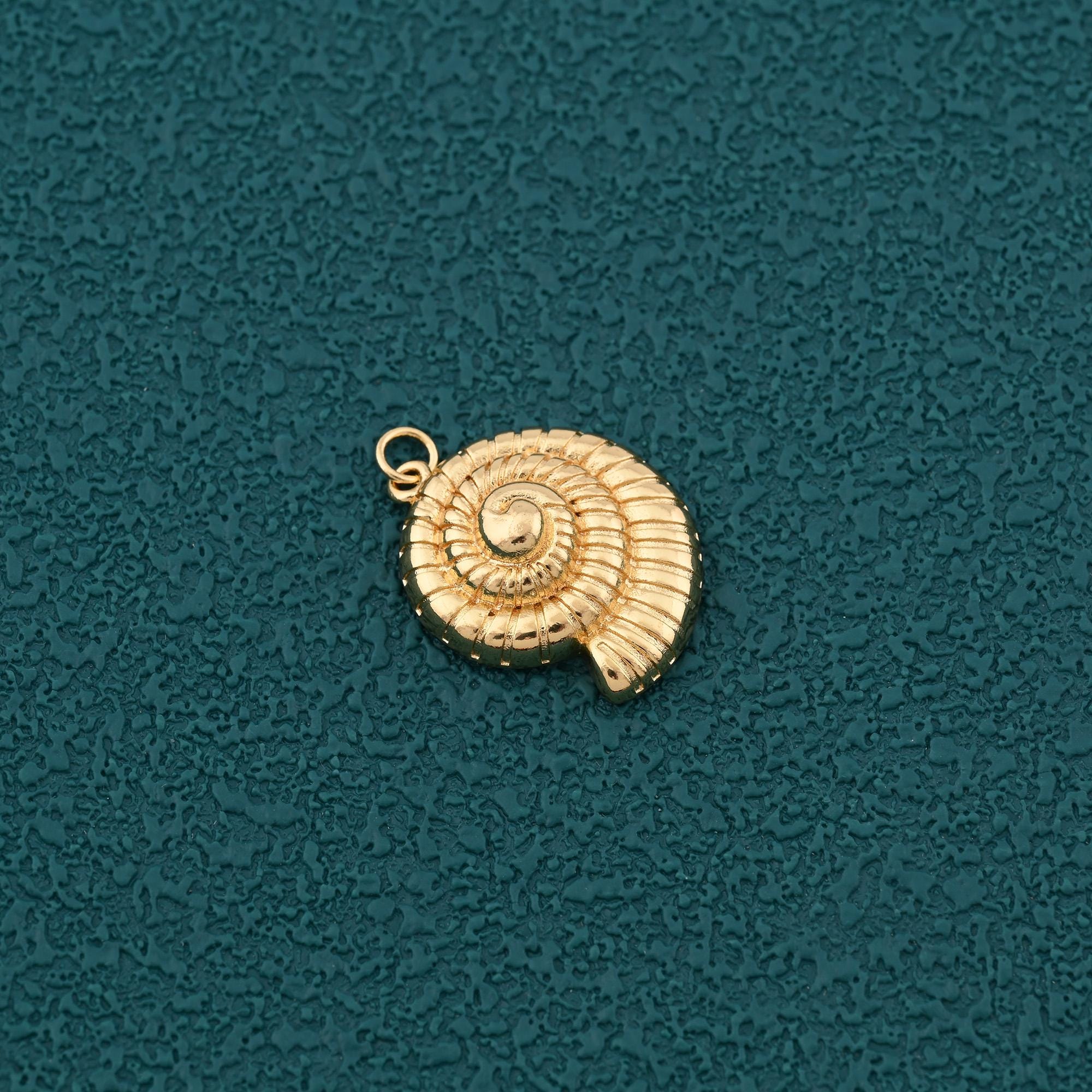 Pendentif Coquille En Spirale Nacrée Avec Dorure - Très Bon état Occasion - Bijou De Plage Naturel