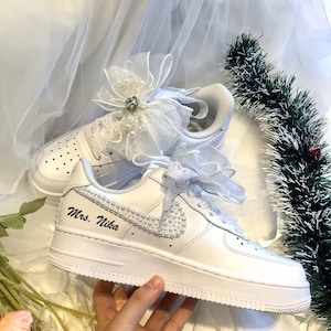 Personalized  Wedding Bride Pearl  Sneakers /Custom Air Force One Unique Wedding Gift /Butterfly Pearl  Wedding Shoes / Custom Wedding Shoes