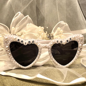 Custom Heart Shaped Sunglasses,Name-Engraved Pearl Glasses,Personalized Pearl Glasses,Bridesmaid Glasses,Bridal Sunglasses,Wedding Glasses