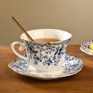 Ensemble de tasses à café en céramique faites main : porcelaine bleue et blanche rétro