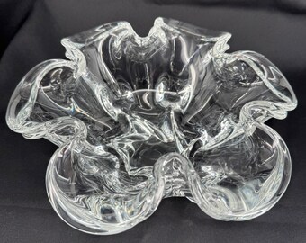 Cuenco decorativo de cristal de Murano transparente soplado a mano para dulces con borde ondulado y acabado pesado