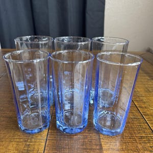 6 vasos de vidrio vintage ANCHOR HOCKING Blue Reflections de 10 paneles, 3 de 6.25" y 3 de 5.75".
