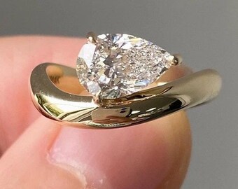 Pear Cut Bypass Ring, Modern Gold Engagement Ring, Unique Solitaire Design, Curved Bypass Band, Dainty Bridal Jewelry Gift