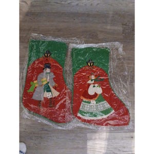 Conjunto de 2 medias navideñas florales vintage de House of Hatten, nuevas y selladas.