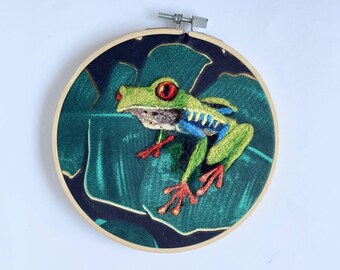 Whimsical Frog in Embroidery Hoop - Handcrafted Needle-Felted Art