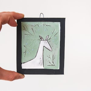 The White Deer / Keramik Wandfliese, Relief Design Fliese, original Miniatur Wandfliese, Keramik, lustiges design, Reh