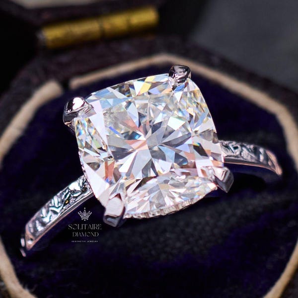 Anillo de compromiso de moissanita con corte cojín: halo oculto estilo art déco vintage