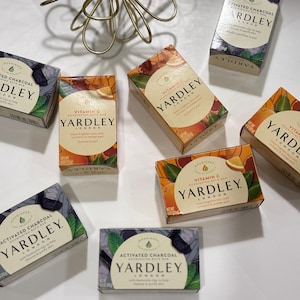Yardley London Activated Charcoal Bath Bar – Detoxifying & Nourishing Soap (4.25 oz)
