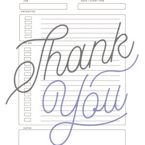 Könnte beinhalten: Ein weißer Tagesplaner mit Abschnitten für Job, Prioritäten, To-Do-Liste und Notizen. Die Worte "DAILY PLAN" stehen oben, und "Thank You" ist in einer Schreibschrift über die Mitte geschrieben.