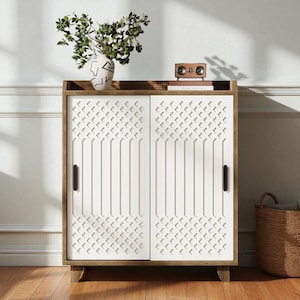 Moderner Schuhschrank: Schiebetüren, verstellbare Böden