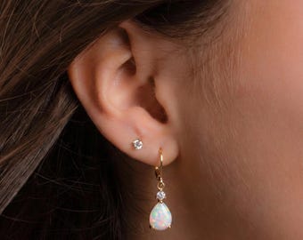 Dainty Freshwater Pearl Earrings, Pearl Hoop Earrings, Pearl drop earrings, Gold Huggie Earrings, wedding jewellery, Bridesmaid Gift for Her