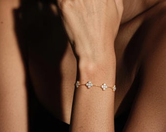 Sterling Silver Four Leaf Clover Bracelet, Moissanite Charm,Valentine's Day Gift for Her,Perfect Gift for Women