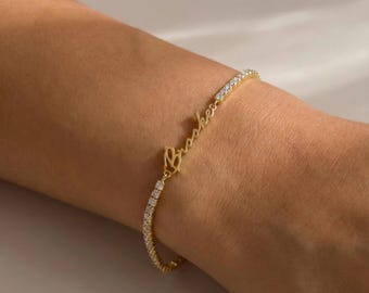 パーソナライズされた18Kネームダイヤモンドテニスブレスレット、女性用ブレスレット、複数の名前のブレスレットジュエリー、花嫁介添人ギフト、誕生日ギフト