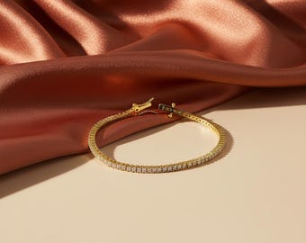 ダイヤモンド テニスブレスレット - 925シルバー、18Kゴールドメッキ - 低刺激性＆防水 19 cm