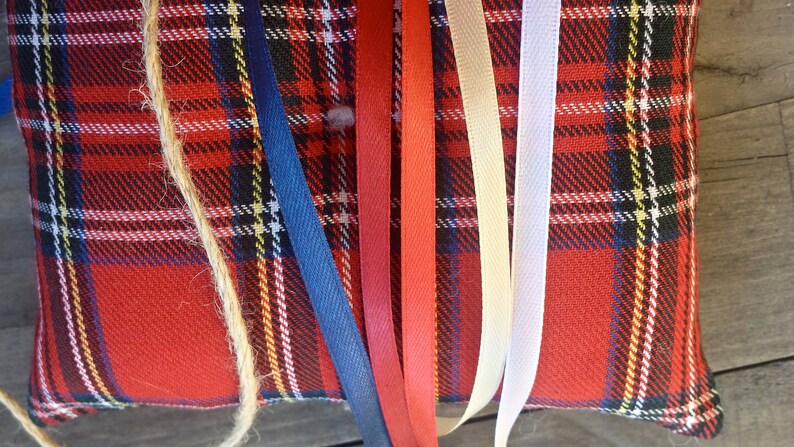 Tartan ring pillow