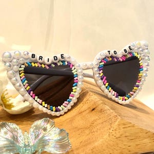 Custom Bridal Team Glasses,Personalized Heart-Shaped Pearl Glasses,Custom Bridal Shower,Party Favor,Wedding Glasses,Bridesmaid Glasses