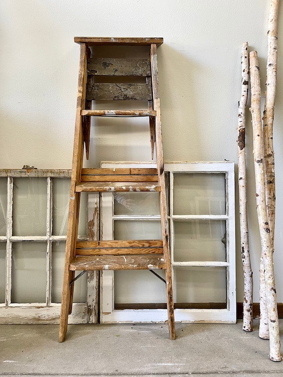 Escalera de madera antigua