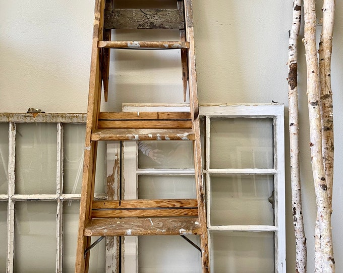Antique Rustic Wood Ladder Paint Ladder Step Stool Blankets Quilts