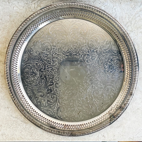 Grand plateau de service rond en argent | Plateau rond perforé de 15 po. | Argent terni | Chargeur en argent | Plaqué argent | Plateau vintage en argent