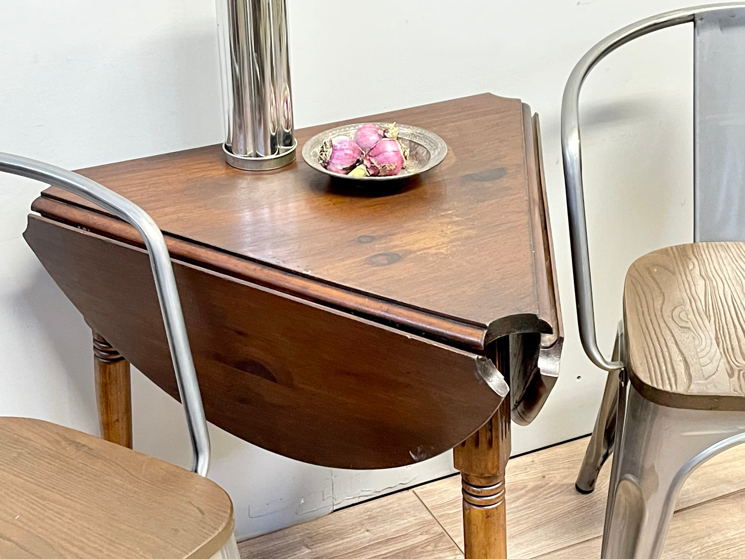 Triangle drop leaf table deals