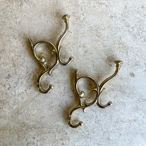 Vintage Brass Hooks Set of Two Ornate Curvy Double Wall Hooks Coat Hooks Necklace Jewelry Hooks Display Entryway Rack Antique Hook Hardware image 1