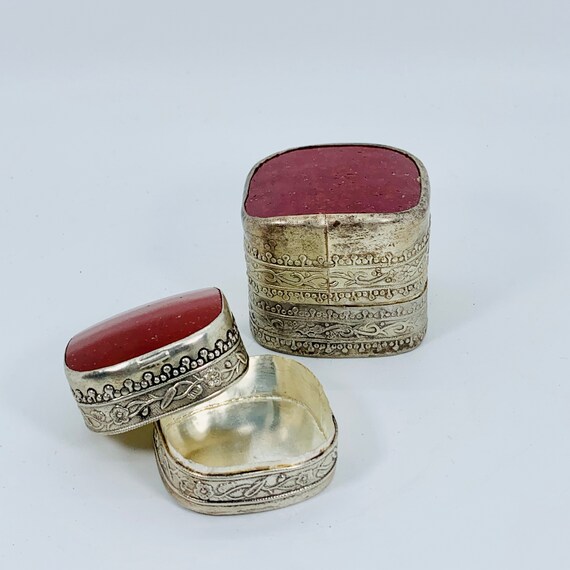 Vintage wedding box antique porcelain lovers keepsake memento jewelry heirloom china