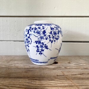 Small Blue White Jar Urn Cermaic Chinoiserie Chinese Vintage Small Ginger Jar Flower Vase Bud Vase Asian Print Floral Tree Painted #1