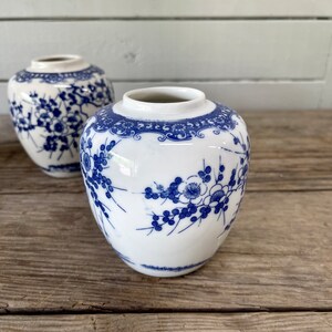 Small Blue White Jar Urn Cermaic Chinoiserie Chinese Vintage Small Ginger Jar Flower Vase Bud Vase Asian Print Floral Tree Painted image 4