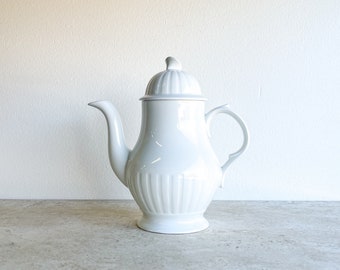 White Ironstone Tea Pot LEEDS Alfred Meakin England Coffee Pot Server Pitcher with Lid Antique Vintage English Stoneware Iron Stone Dining