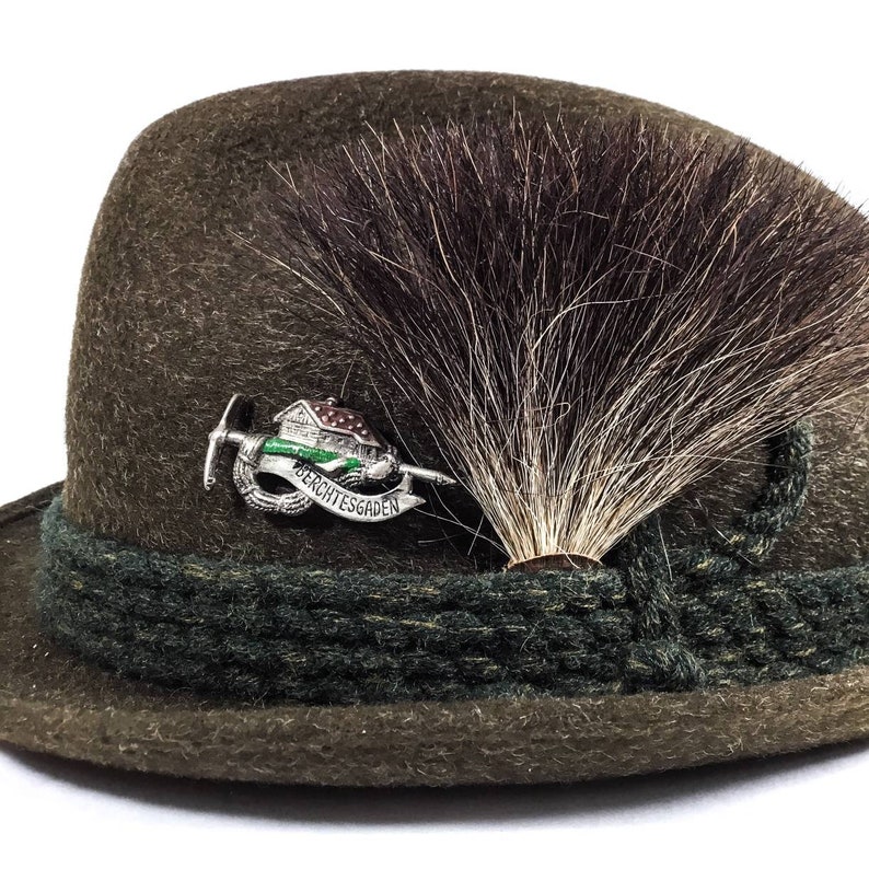 What is a Gamsbart? A Plume to wear with your Bavarian Tracht A