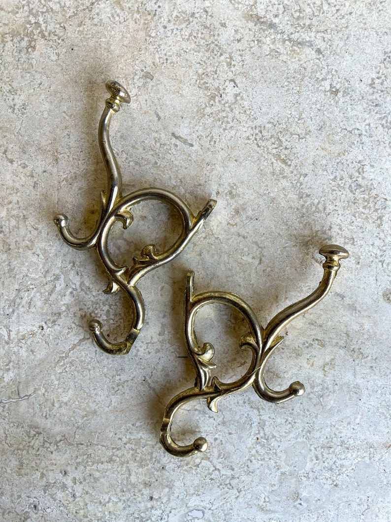 Vintage Brass Hooks Set of Two Ornate Curvy Double Wall Hooks Coat Hooks Necklace Jewelry Hooks Display Entryway Rack Antique Hook Hardware image 2