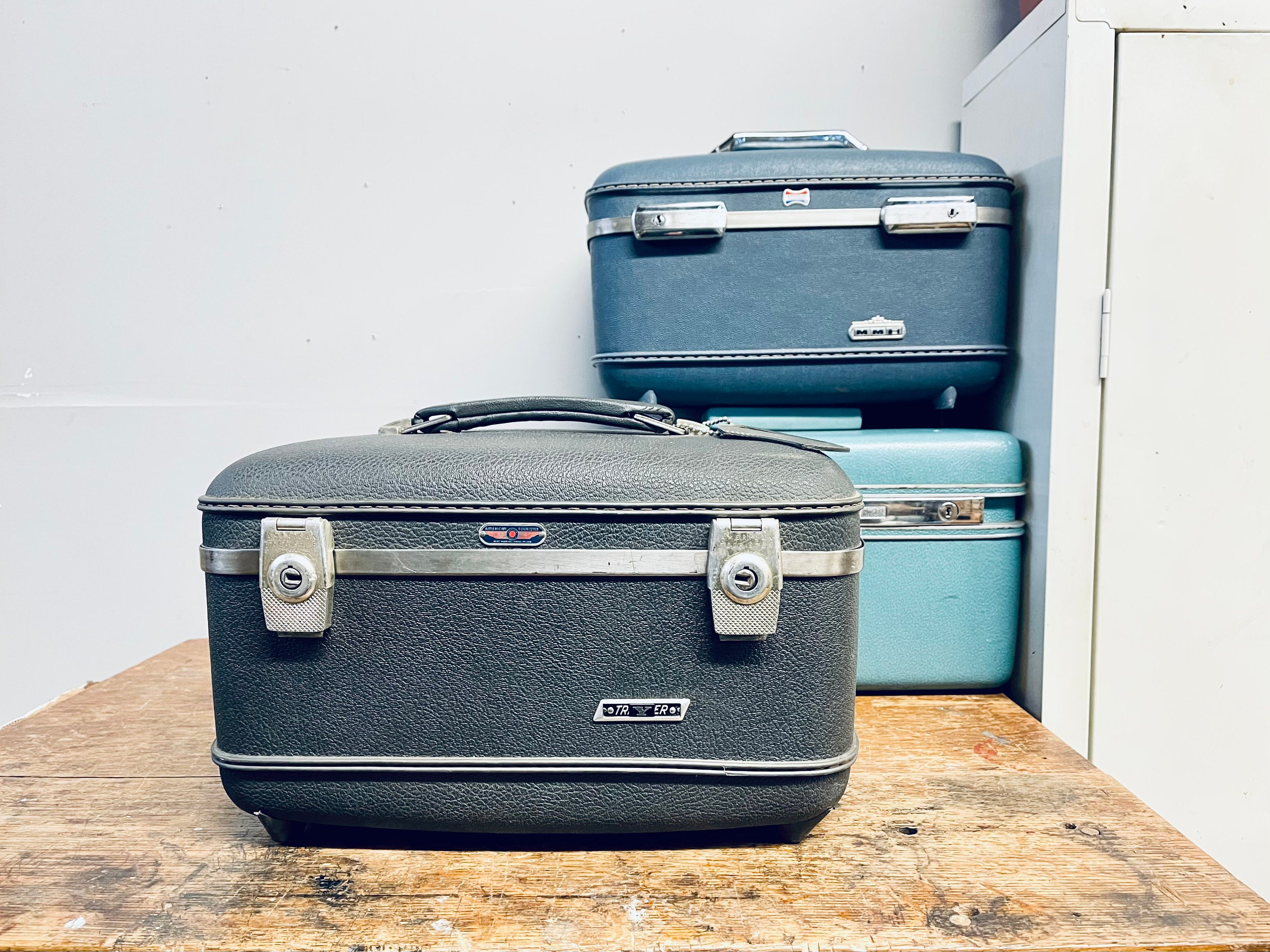 Vtg 16 American Tourister Tri-Taper Round Hat Box Case Luggage