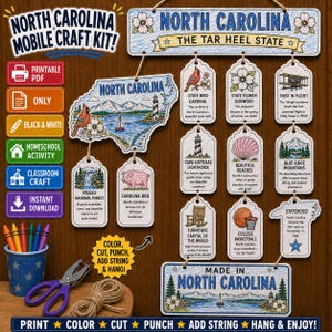 Könnte beinhalten: Ein North Carolina Mobile-Bastelset mit einer druckbaren PDF-Datei, die schwarz-weiße Illustrationen von Staatssymbolen wie dem Kardinal, der Hartriegelblüte, dem Flugzeug der Gebrüder Wright, einem Leuchtturm, einem Schwein und Bergen enthält.