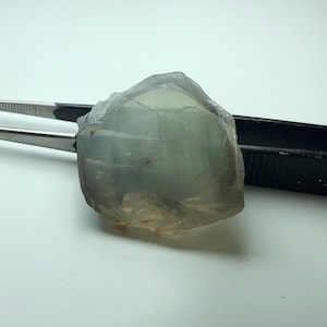 Natuurlijk orthoklaas veldspaat – ruwe edelsteen voor het maken van sieraden, verzamelaars en lapidair