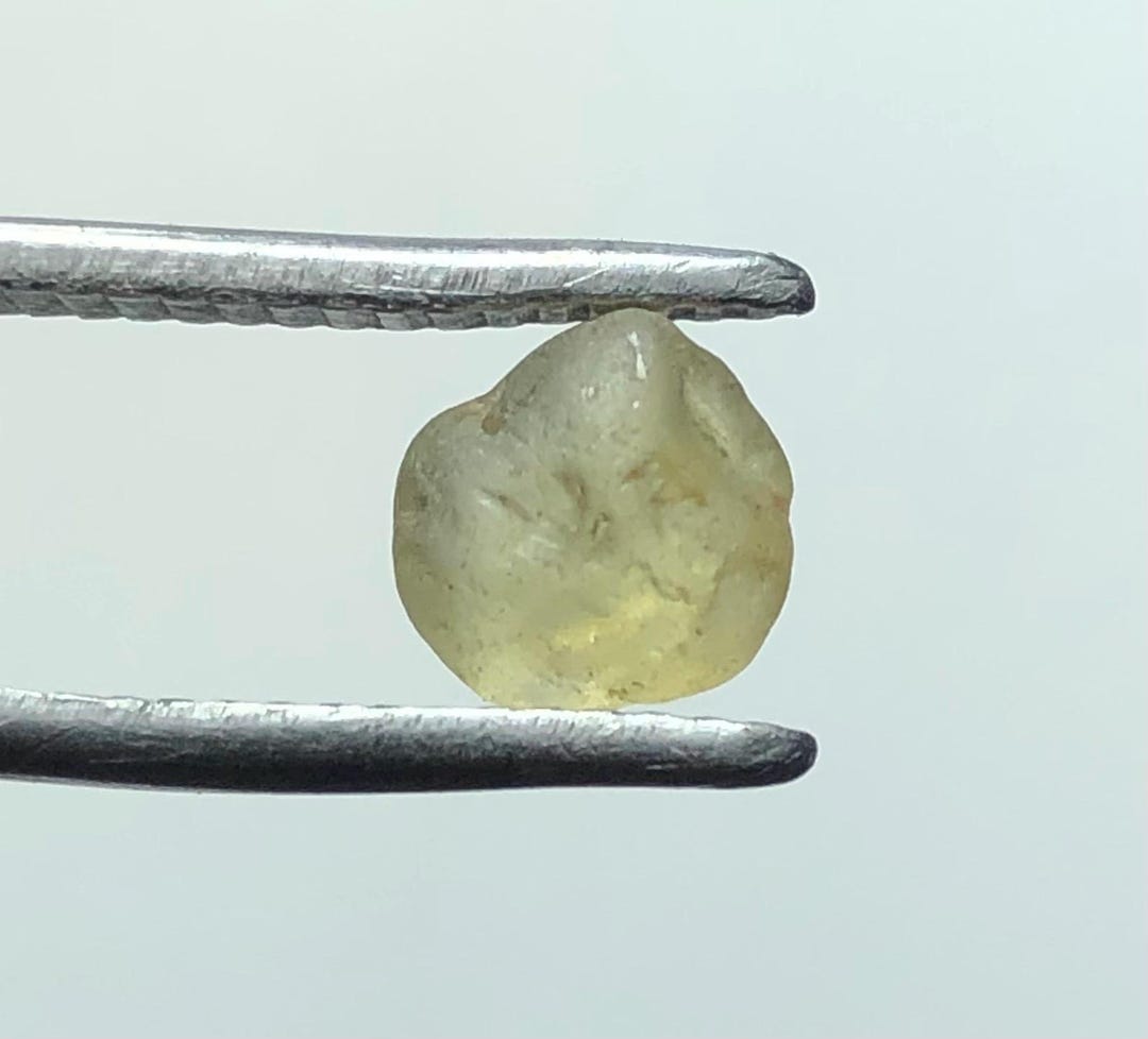 クリソベリル　金緑石　原石　鉱物標本　天然石　373 天然クリソベリル原石｜6カラット黄緑色結晶標本 - Etsy 日本